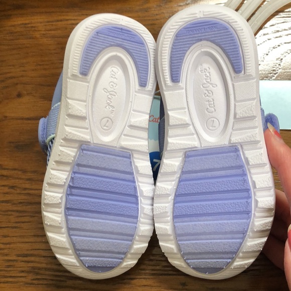 New toddler kids Austen slip-on water shoes.  Size 7.  Velcro closures. - Picture 7 of 8